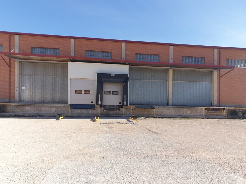 Industriel/Logistique dans Alcalá de Henares, Madrid à louer - Photo de l’immeuble – Image 1 sur 9