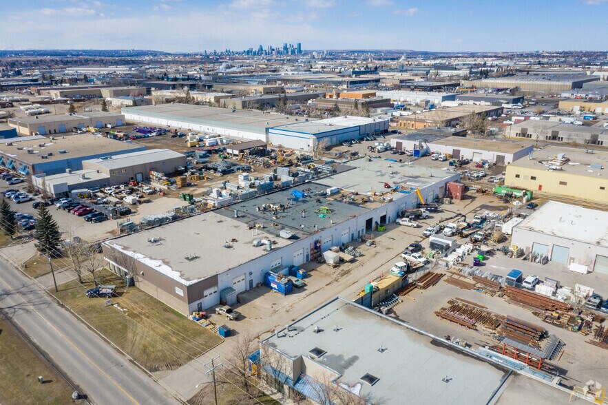 4380 76th Ave SE, Calgary, AB à louer - Aérien – Image 3 sur 4