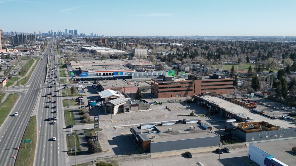 10440 Macleod Trl SE, Calgary, AB à louer - Photo de l’immeuble – Image 1 sur 10