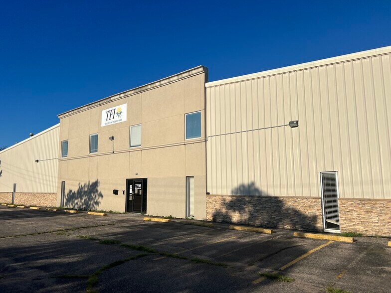 1711 S Longfellow St, Wichita, KS à louer - Photo de l’immeuble – Image 2 sur 9