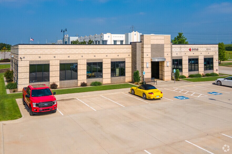 12312 Market Dr, Oklahoma City, OK à louer - Photo principale – Image 2 sur 14