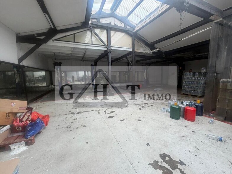 Industriel/Logistique dans Champigny-sur-Marne à vendre - Photo de l’immeuble – Image 1 sur 3