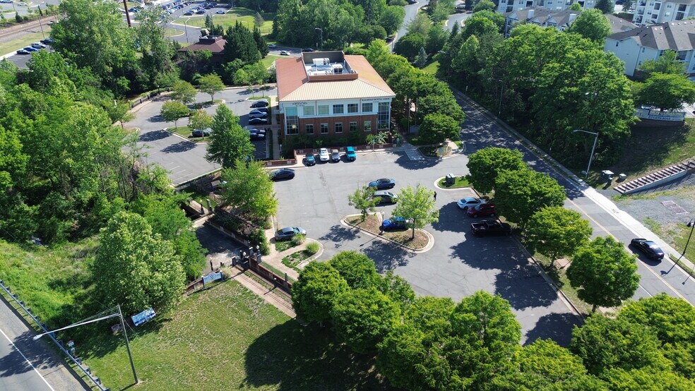 9110 Railroad Dr, Manassas Park, VA à vendre - Photo de l’immeuble – Image 3 sur 19