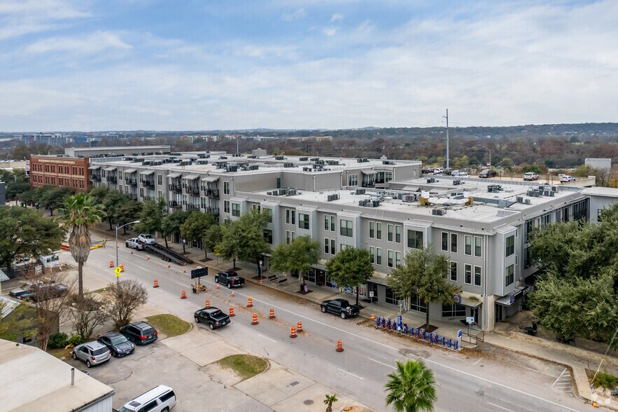 1611 W 5th St, Austin, TX à louer - Photo de l’immeuble – Image 2 sur 11
