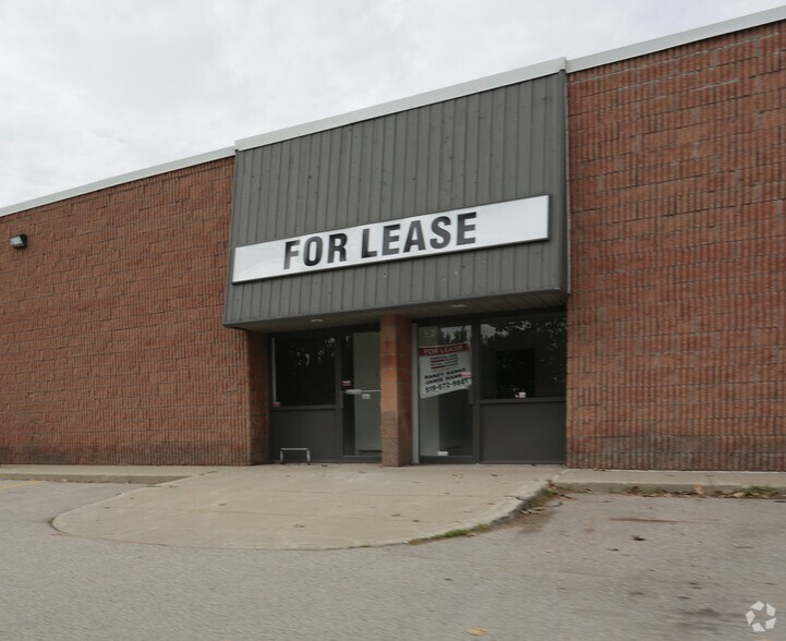 98 Bessemer Ct, London, ON à louer - Photo de l’immeuble – Image 2 sur 2