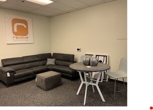 1110 58th Ave SE, Calgary, AB à louer Photo intérieure– Image 1 sur 4