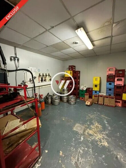 Local commercial dans Pierrelaye à louer - Photo intérieure – Image 2 sur 6