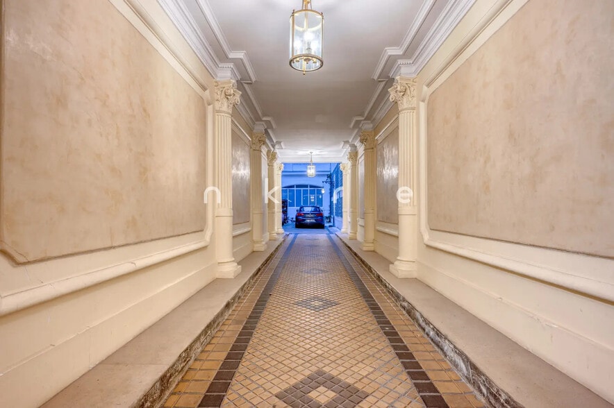 Bureau dans Paris à louer - Hall d’entrée – Image 2 sur 15