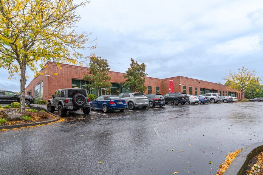 8875 NE Von Neumann Dr, Beaverton, OR à vendre - Photo de l’immeuble – Image 3 sur 4
