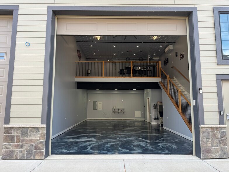 2244 Ferry Rd, Naperville, IL à vendre - Photo de l’immeuble – Image 2 sur 25