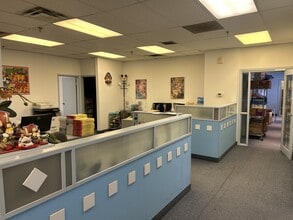 100-120 Ferrier St, Markham, ON à louer Photo intérieure– Image 1 sur 6