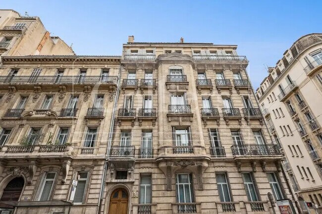 Plus de détails pour 395 Rue Paradis, Marseille - Logement à vendre