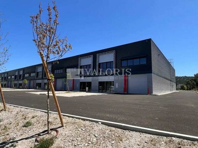 404 Chemin Dept 26 - Qrt Des Sableyes, Villeneuve-lès-Avignon à louer - Photo de l’immeuble – Image 3 sur 15