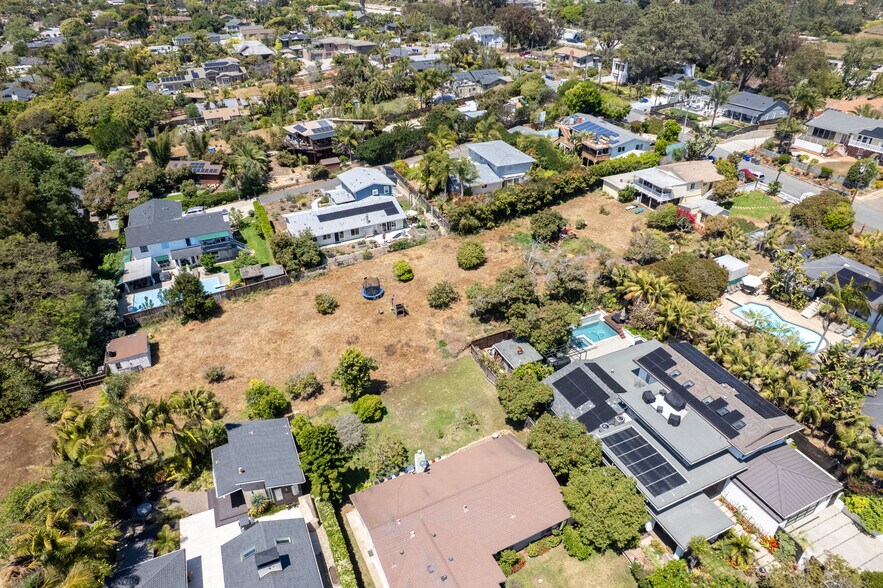 534 Ocean View Ave, Encinitas, CA à vendre - Aérien – Image 2 sur 7
