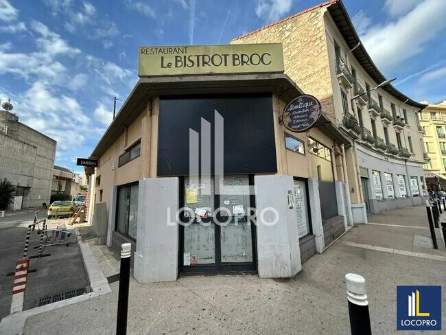 Plus de détails pour Local commercial à louer