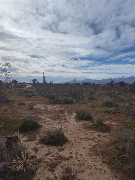 Buttemere Rd, Phelan, CA à vendre - Photo de l’immeuble – Image 2 sur 8