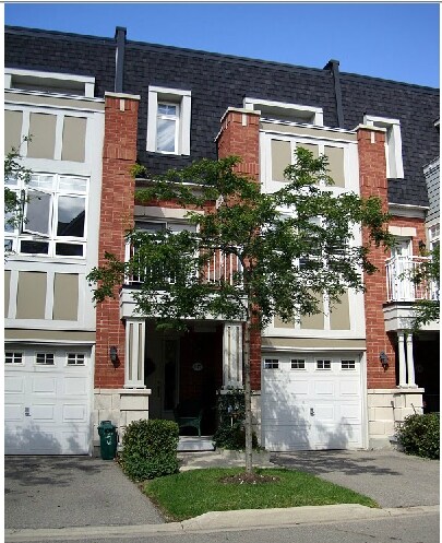 165 Lakeshore Rd E, Mississauga, ON à louer - Photo de l’immeuble – Image 3 sur 20