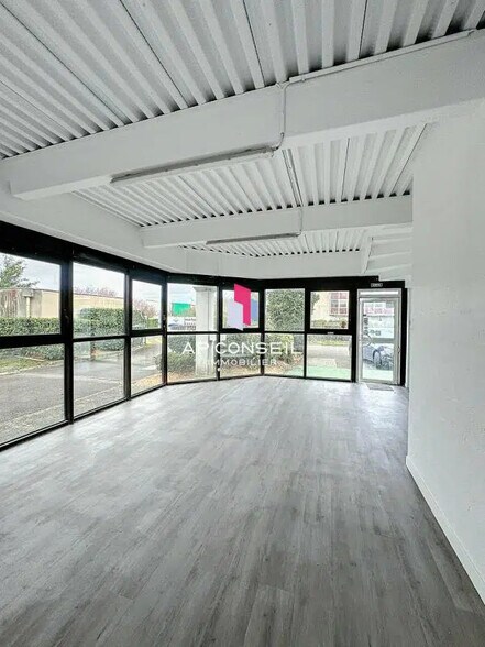 Bureau dans Coignières à louer - Photo intérieure – Image 1 sur 7