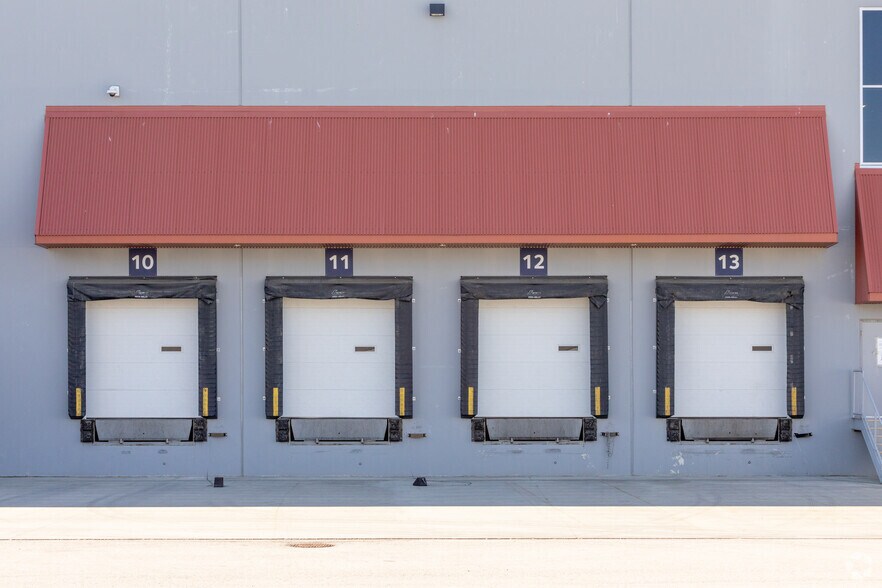 2945 190th St, Surrey, BC à louer - Photo de l’immeuble – Image 2 sur 4