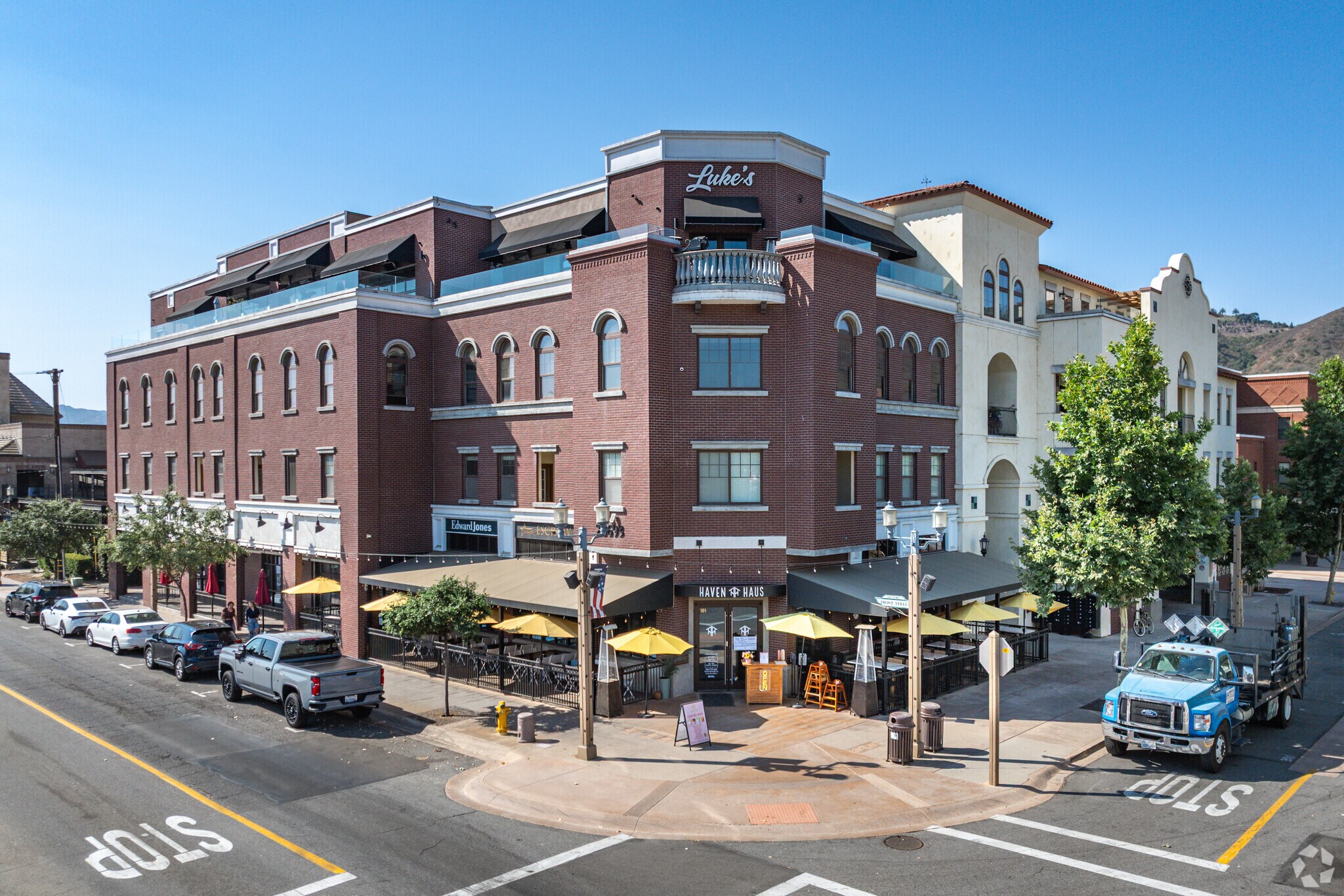 28693 Old Town Front St, Temecula, CA à louer Photo principale– Image 1 sur 6