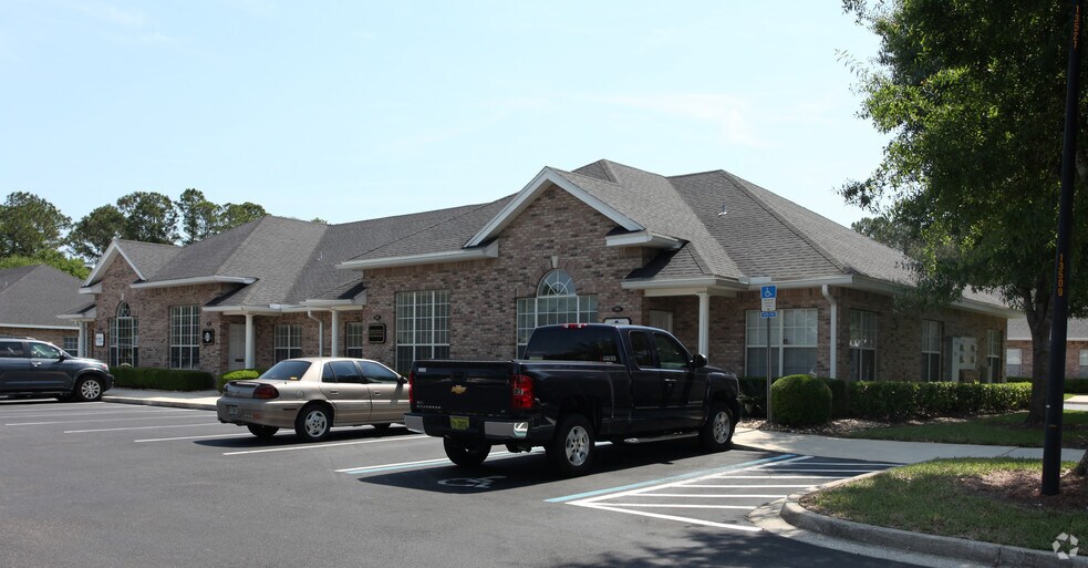 13500 Sutton Park Dr S, Jacksonville, FL à louer - Photo de l’immeuble – Image 3 sur 3