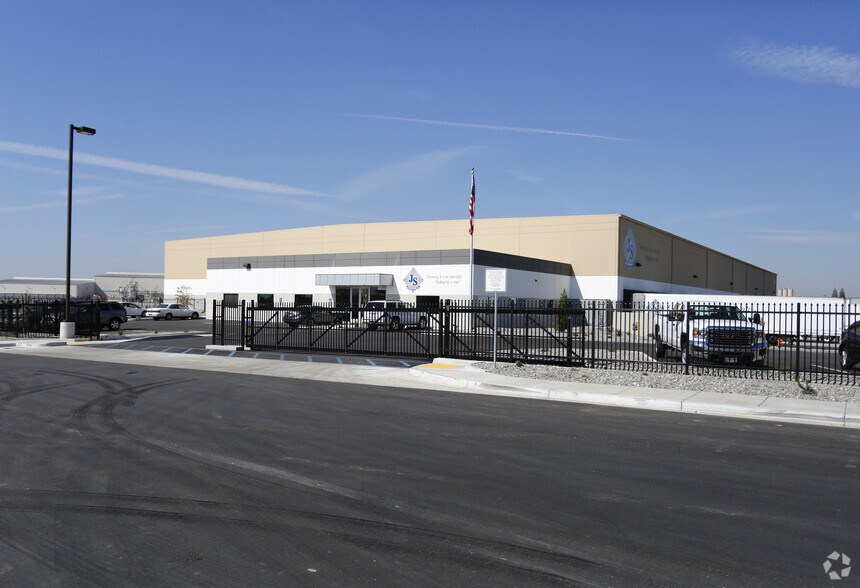 6850 New Kapittel Ct, Shafter, CA à louer - Photo de l’immeuble – Image 3 sur 6