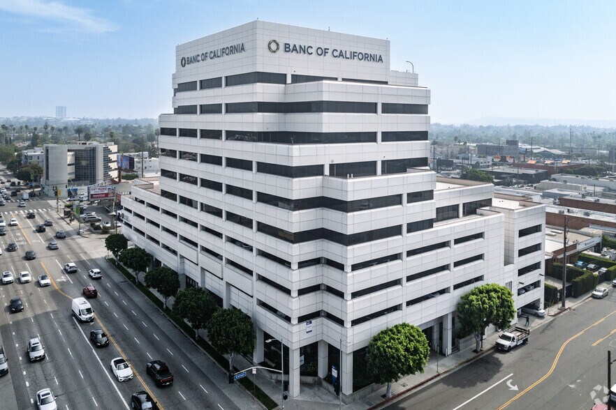 11150 W Olympic Blvd, Los Angeles, CA à louer - Photo de l’immeuble – Image 1 sur 17