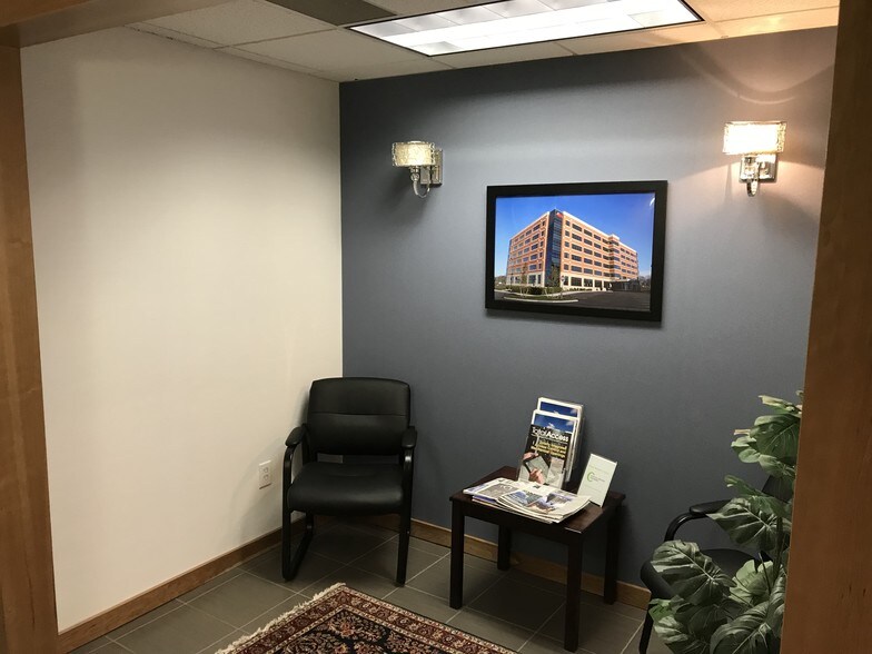 1473 Erie Blvd, Schenectady, NY à louer - Hall d’entrée – Image 3 sur 13