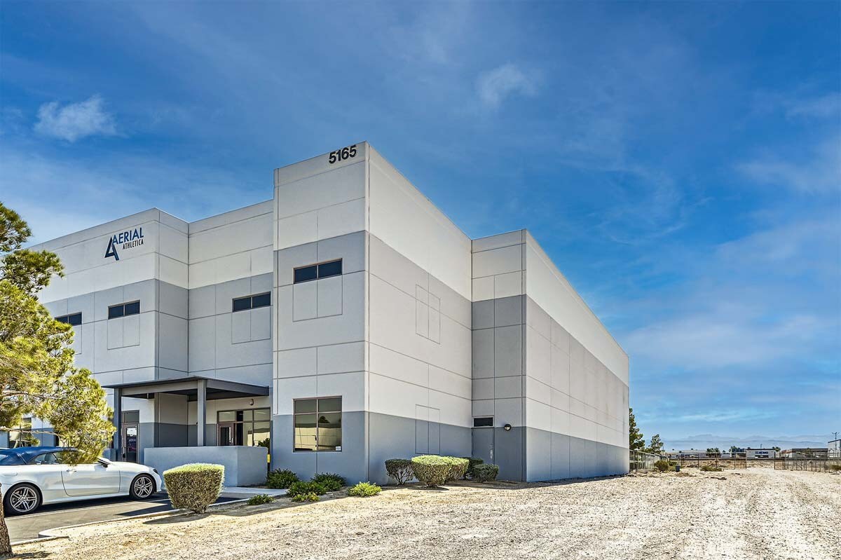 5165 Rousso Rd, Las Vegas, NV à louer Photo principale– Image 1 sur 4