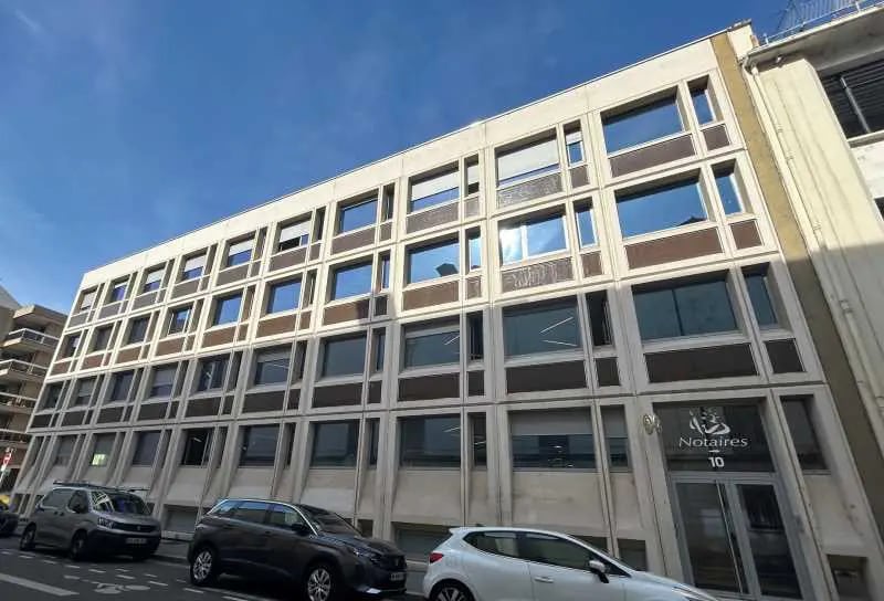 Bureau dans Lyon à vendre - Photo de l’immeuble – Image 2 sur 13