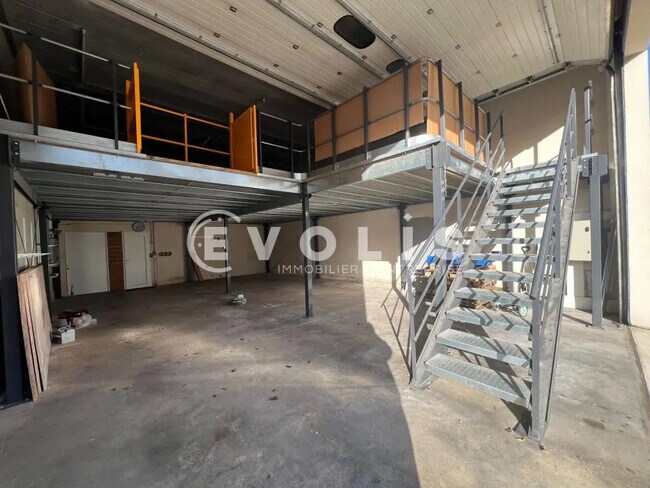 Plus de détails pour Bureau, Industriel/Logistique à louer