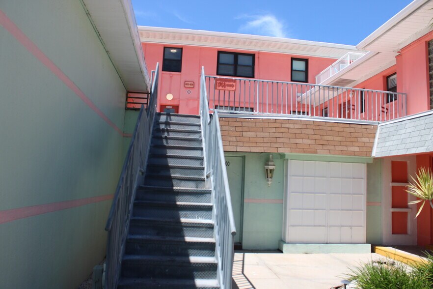 6800 Sunset Way, St Pete Beach, FL à vendre - Photo de l’immeuble – Image 2 sur 14