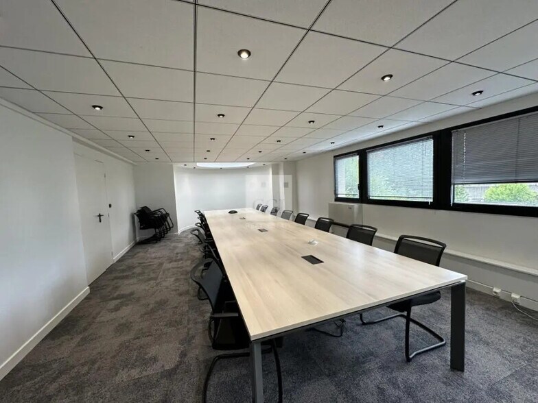 Bureau dans Meylan à louer - Photo de l’immeuble – Image 2 sur 4