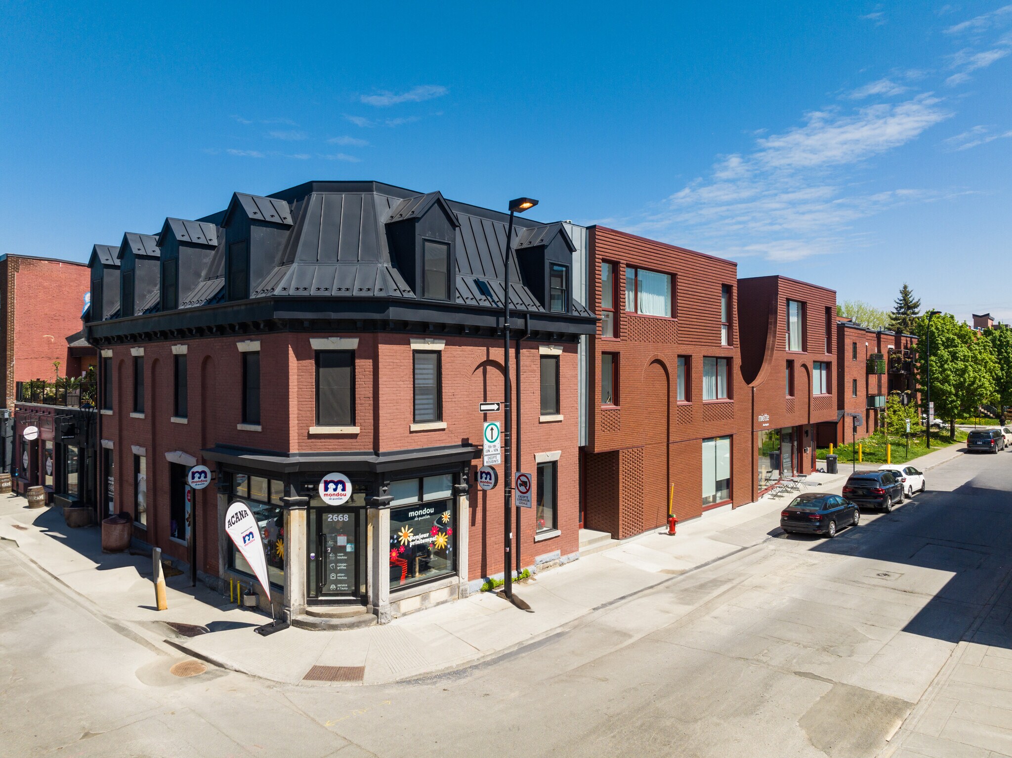 2668-2678 Rue Notre-Dame O, Montréal, QC à vendre Photo de l’immeuble– Image 1 sur 21