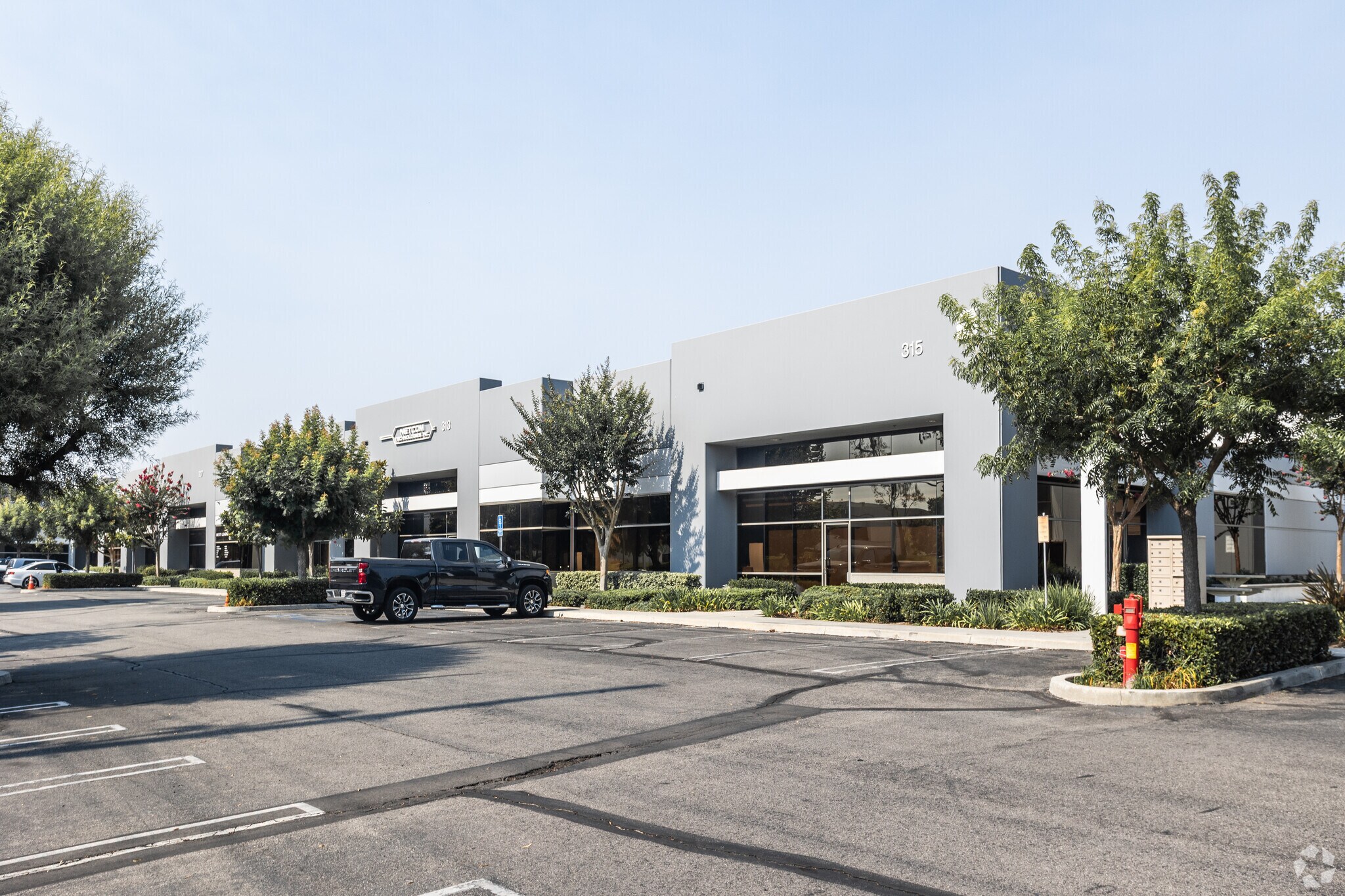 301-315 N Berry St, Brea, CA à vendre Photo principale– Image 1 sur 6