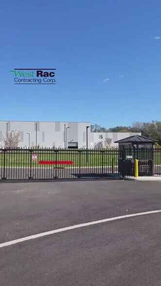 382 Channel Dr, Port Washington, NY à louer - Vidéo sur l’annonce professionnelle – Image 2 sur 23