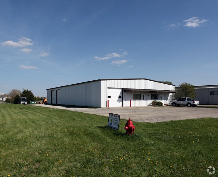 34 Stonehill Rd, Oswego, IL à louer - Photo de l’immeuble – Image 2 sur 28