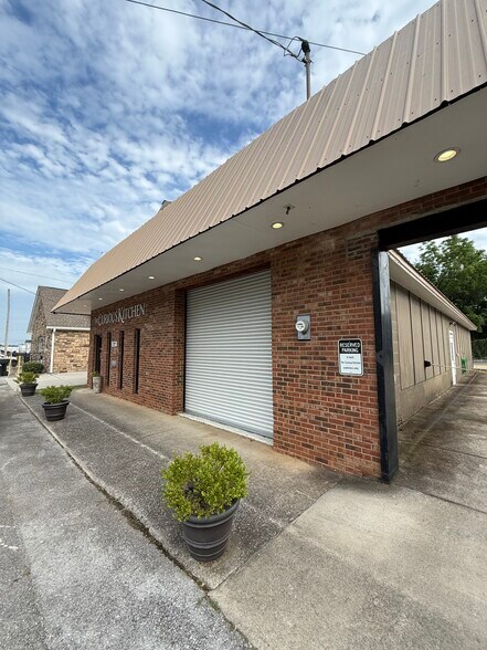 327 State St E, Murfreesboro, TN à vendre - Photo de l’immeuble – Image 2 sur 20