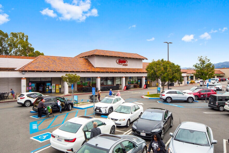 25830-25960 McBean Pky, Valencia, CA à louer - Photo principale – Image 1 sur 17