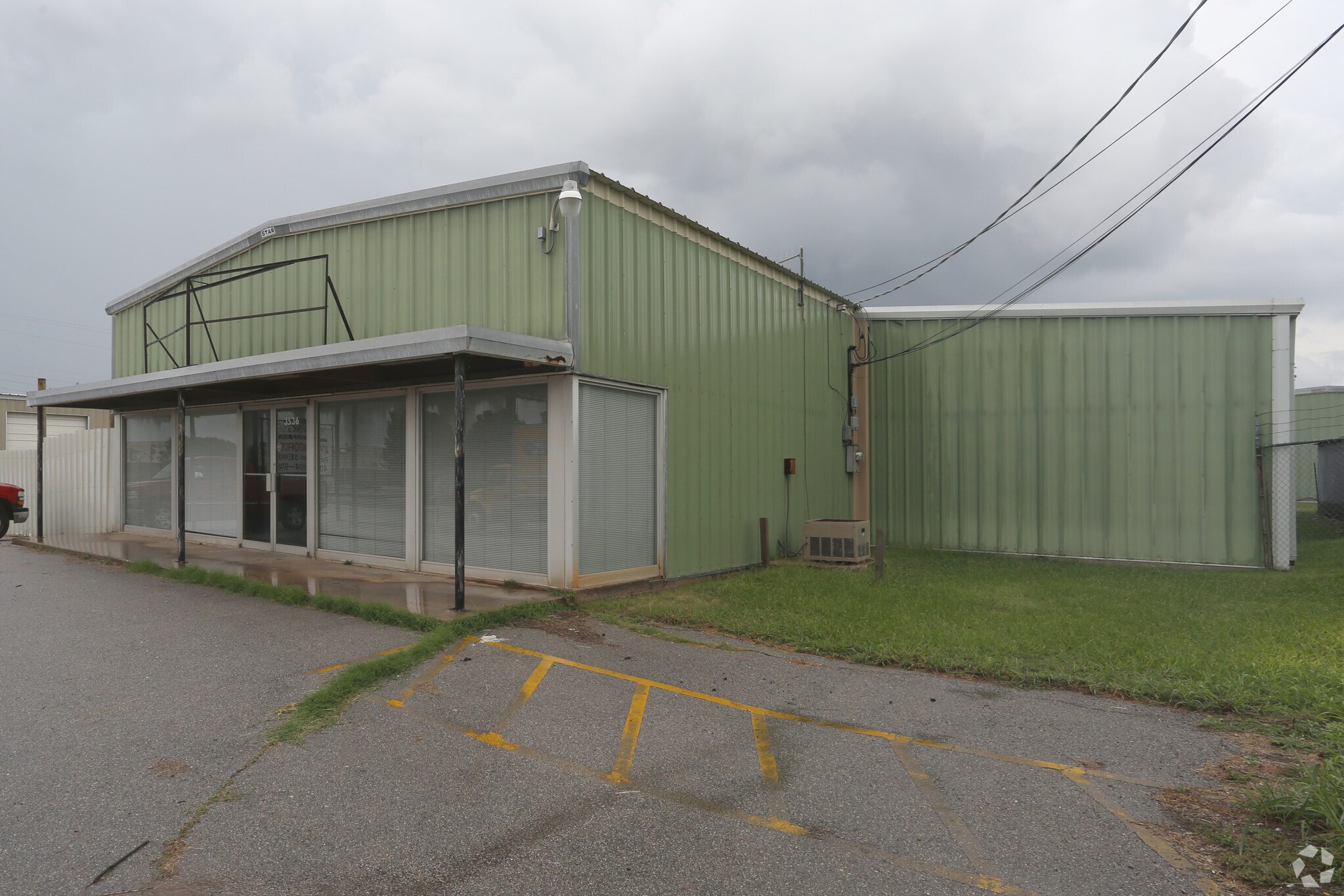 3600 S Meridian Ave Portfolio portefeuille de 2 biens à vendre sur LoopNet.fr Photo principale– Image 1 sur 4