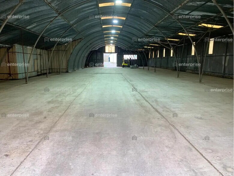 Local d’activités dans Béthisy-Saint-Pierre à louer - Photo intérieure – Image 2 sur 3