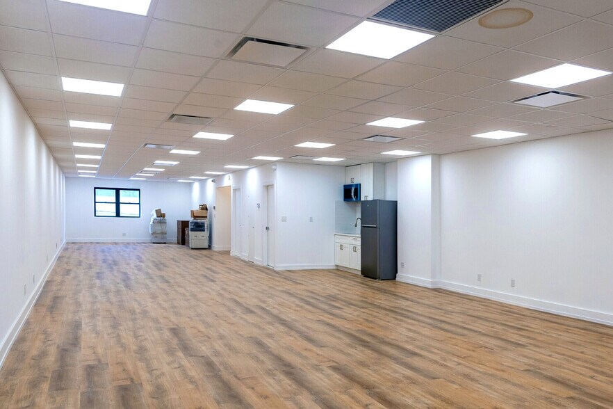 3858 11th St, Long Island City, NY à vendre - Photo de l’immeuble – Image 2 sur 4