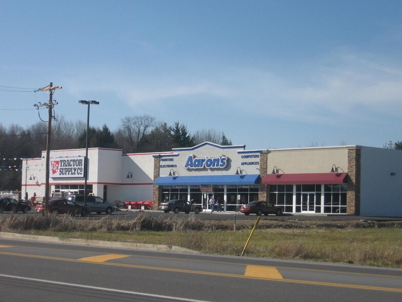 6885 US 322, Franklin, PA à louer - Photo de l’immeuble – Image 2 sur 2