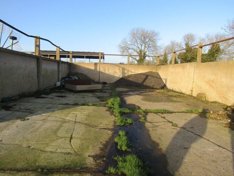 West St, Steeple Claydon à louer - Photo de l’immeuble – Image 2 sur 2