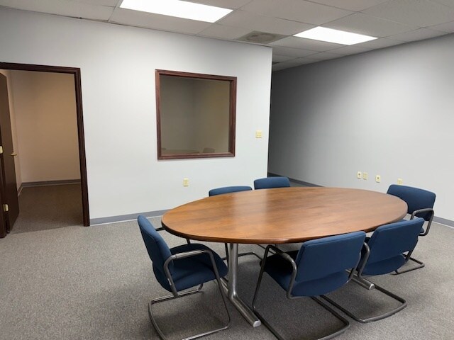 3310 Hickory Rd, Mishawaka, IN à louer - Photo de l’immeuble – Image 3 sur 4
