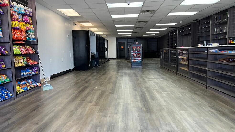 933-939 N Broadway, Massapequa, NY à louer - Photo de l’immeuble – Image 3 sur 4