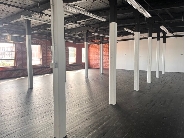 955 Connecticut Ave, Bridgeport, CT à louer - Photo intérieure – Image 3 sur 7