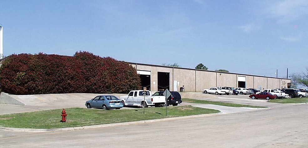 695 Tower Dr, Kennedale, TX à vendre - Autre – Image 2 sur 3