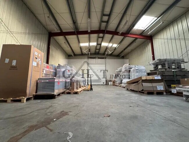 Plus de détails pour Bureau, Industriel/Logistique à louer