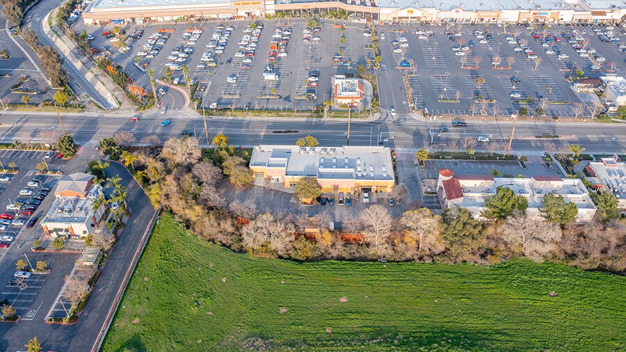 25185 Madison Ave, Murrieta, CA à vendre - Photo de l’immeuble – Image 2 sur 11